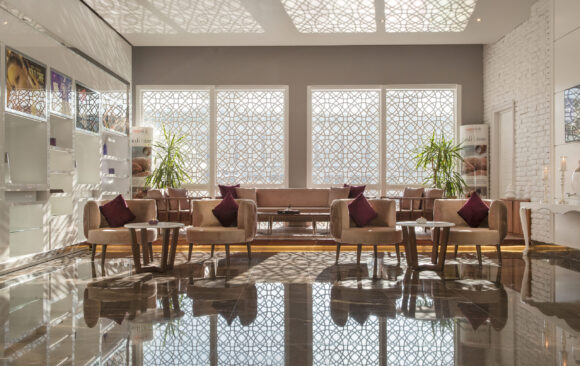 Gine Radisson Blue