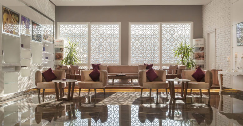 Gine Radisson Blue